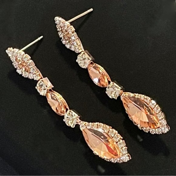 ✨Elegant Peach Pink Rhinestones Earrings - Picture 1 of 2